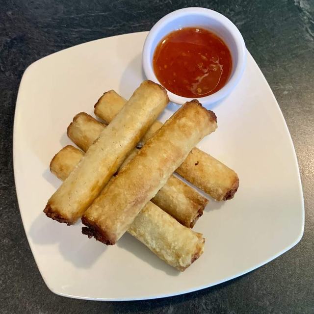 Lumpia with chilli dip